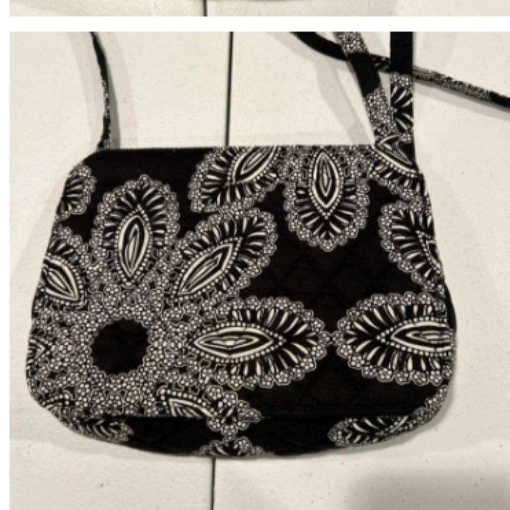 Vera Bradley Crossbody bag with adjustable strap